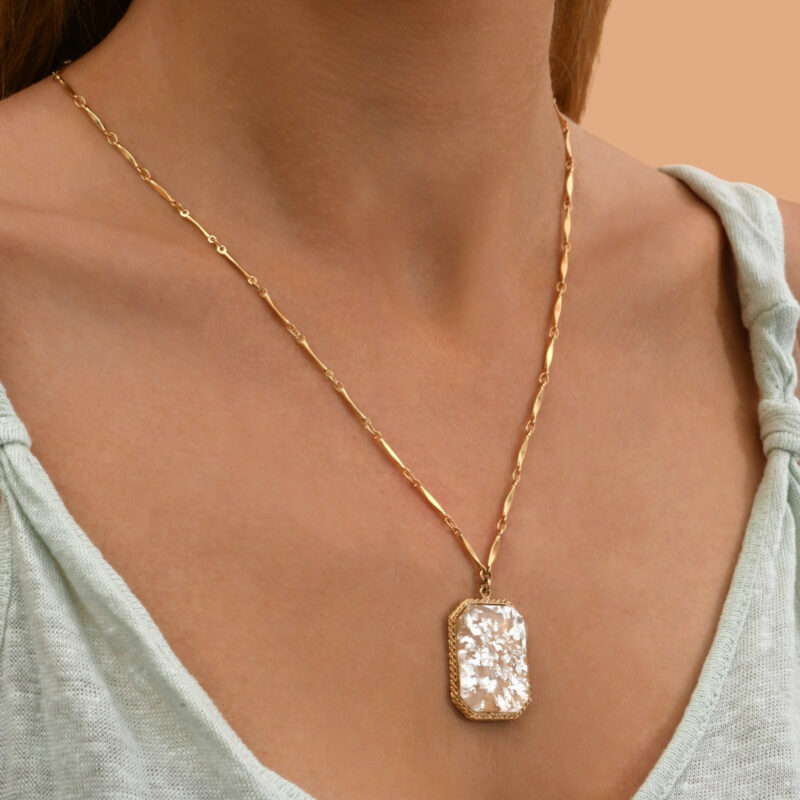SATELLITE-PARIS Collier pendentif réglable poétique cabochon I blanc – Image 2