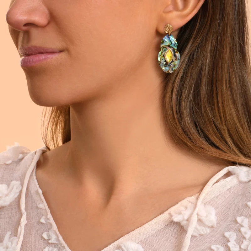 SATELLITE-PARIS Boucles d'oreilles percées Mindoro nacre paua - bleu irisé – Image 2