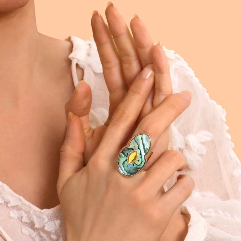 SATELLITE-PARIS Grosse bague Mindoro nacre paua medium - bleu irisé – Image 2
